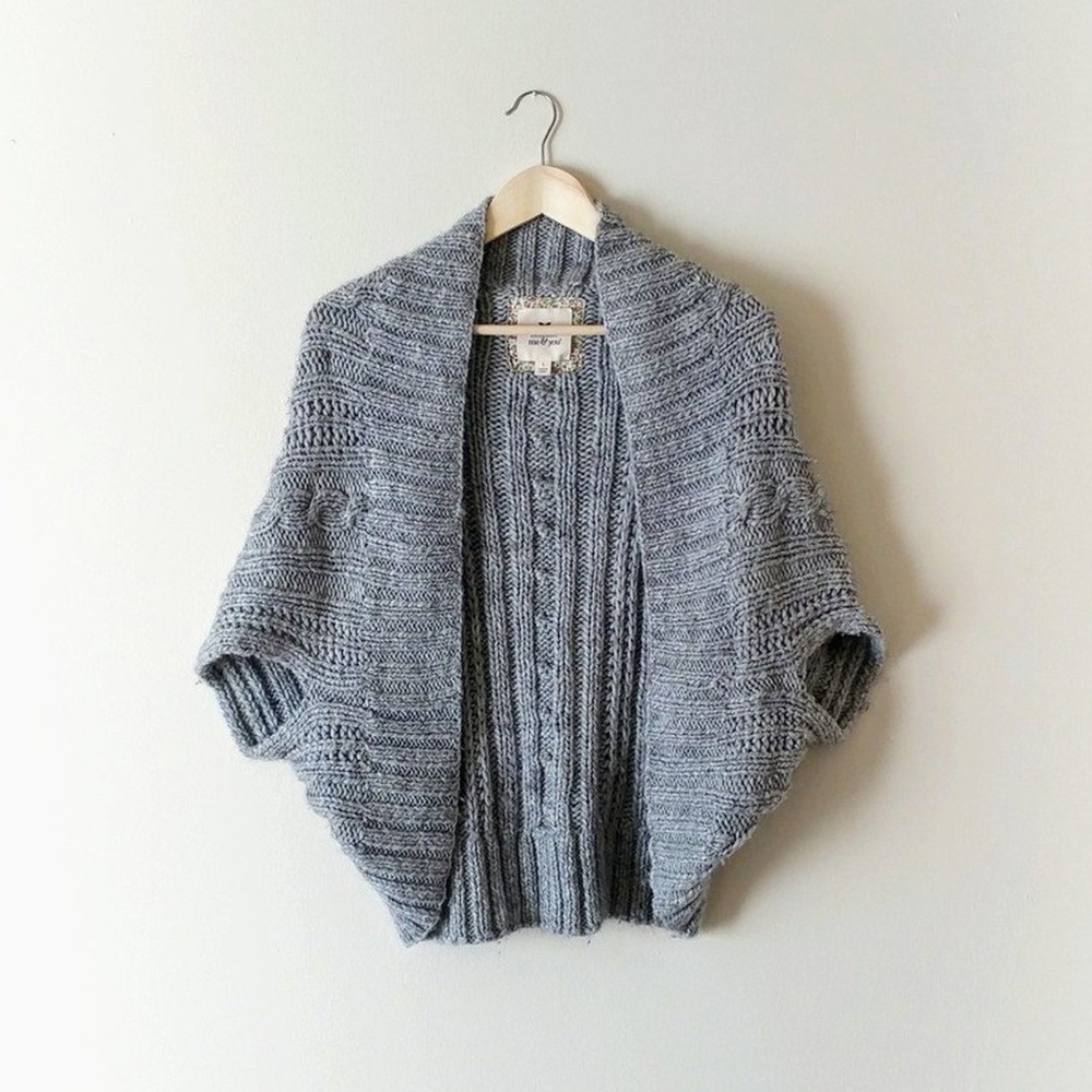 BETWEEN ME & YOU + Shoulder Sweater
